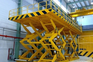 維護(hù)常識(shí)：固定升降機(jī)在使用時(shí)的注意事項(xiàng)！