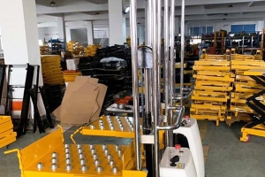 電動(dòng)堆高車